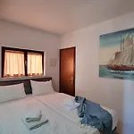 Nyaraló Orkula Hidden Paradise- Robinson House