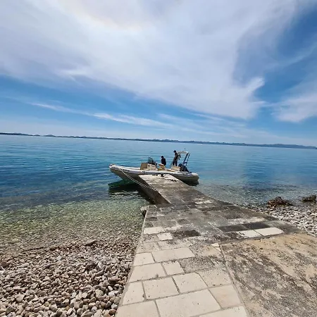 Orkula Hidden Paradise- Robinson House Banj