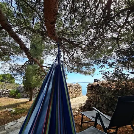 Orkula Hidden Paradise- Robinson House Vikendica