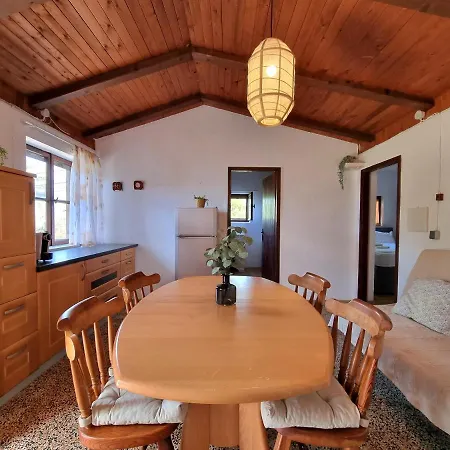 Orkula Hidden Paradise- Robinson House *