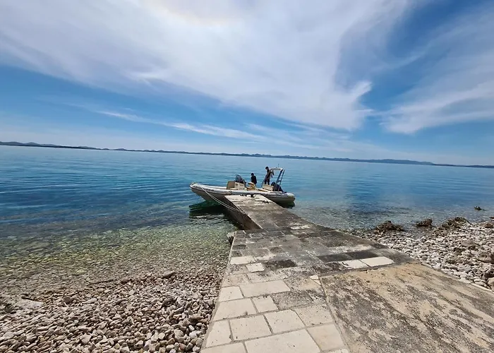 Orkula Hidden Paradise- Robinson House Banj